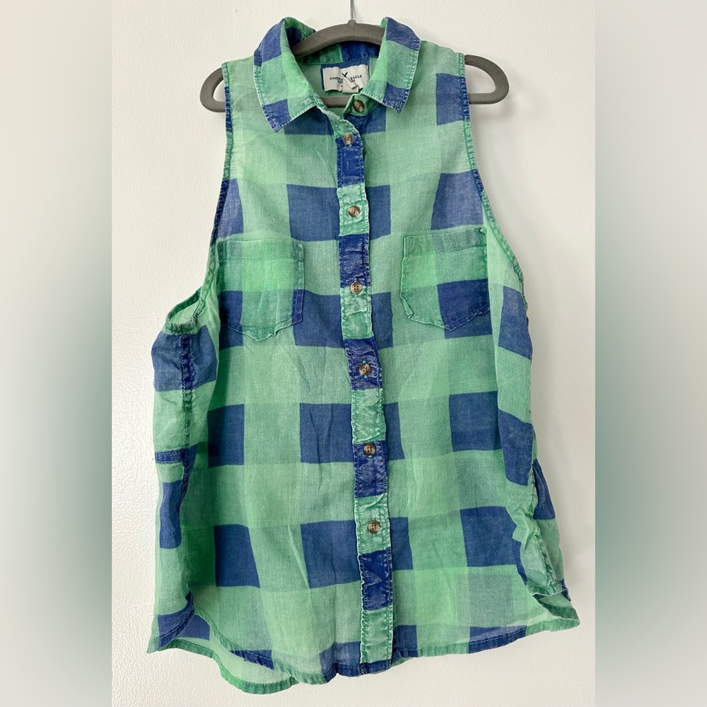 American Eagle Women Plaid  Sleeveless Collared Button Down Green Blue Size S